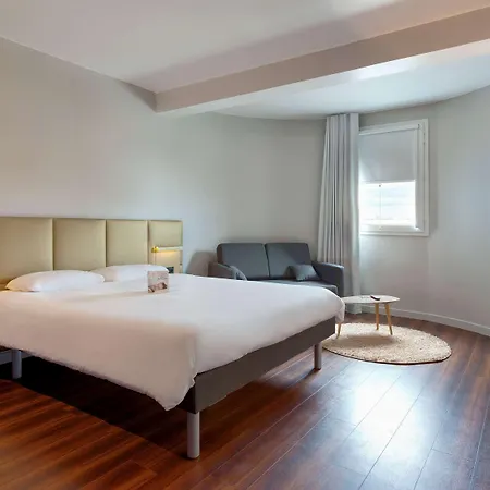 Отель Ibis Budget La Roche Sur Yon Vendespace 2*