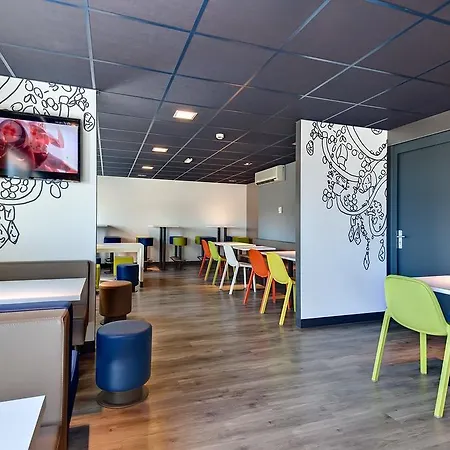 Ibis Budget La Roche Sur Yon Vendespace Отель