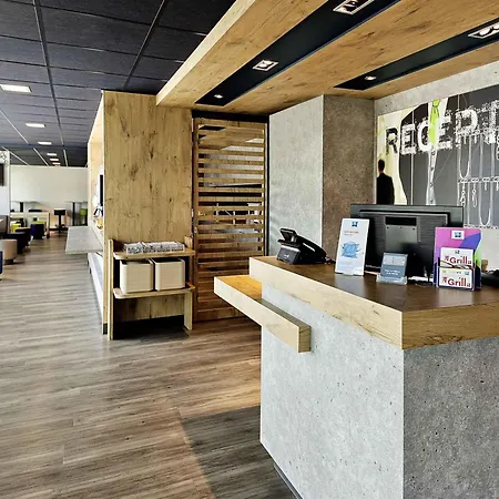 Ibis Budget La Roche Sur Yon Vendespace Отель 2*