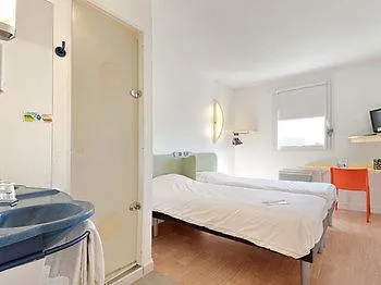 Ibis Budget La Roche Sur Yon Vendespace Отель