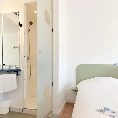 Ibis Budget La Roche Sur Yon Vendespace Отель 2*