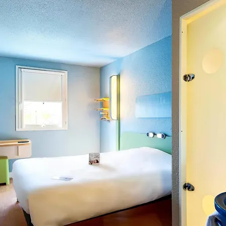 Ibis Budget La Roche Sur Yon Vendespace فندق
