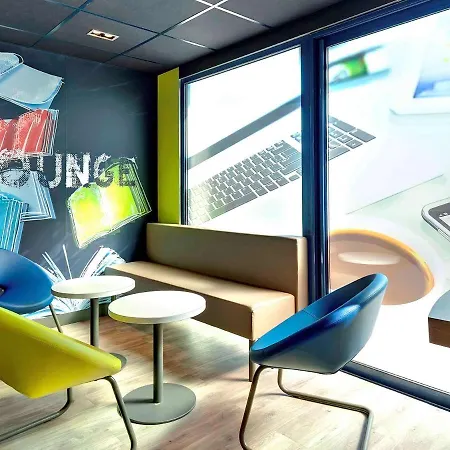 Ibis Budget La Roche Sur Yon Vendespace فندق ميورو لو كابْتيفْ