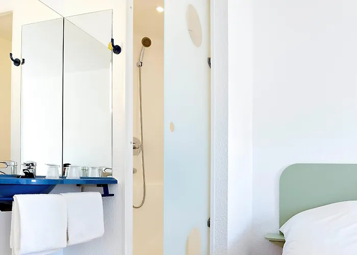 فندق Ibis Budget La Roche Sur Yon Vendespace ميورو لو كابْتيفْ